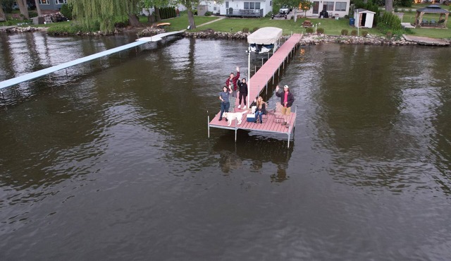 Lake Winnebago Water Front! Fishing! Boating! Quiet Bay! EAA!