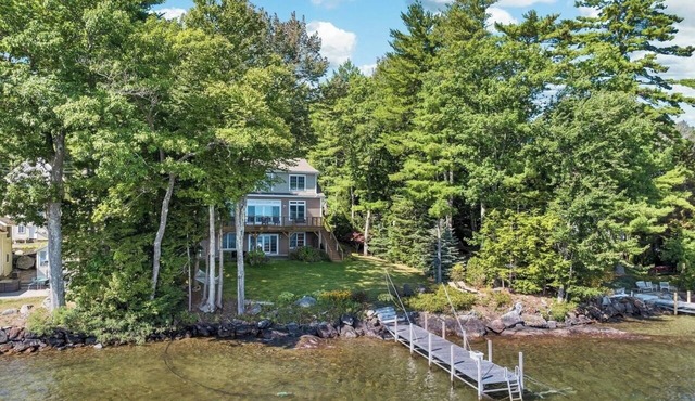 Lake Winnipesaukee Waterfront Rental in Gilford NH Private Dock Sleeps 12