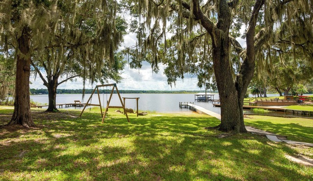 Lake Winnott Home w/Boat Ramp & Dock