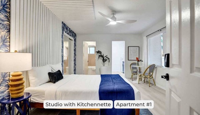 Lake Worth Studio with Kitchenette & Shared Yard