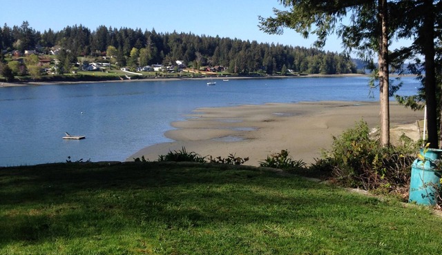 Lakebay Waterfront Beach House Year-Round With Unbelievable Views!