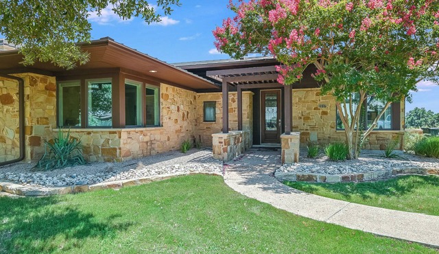 Lakecliff Cottage - Lake Travis - Spicewood