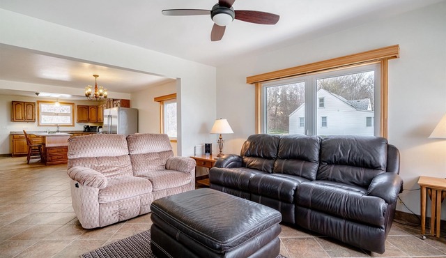 LakeErie Private Beach Cottage 8KM from Point Pelee