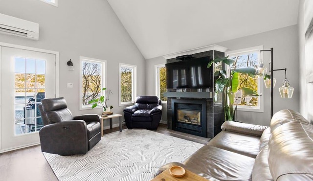 Lakefront Cottage | Sauna | Private Beach