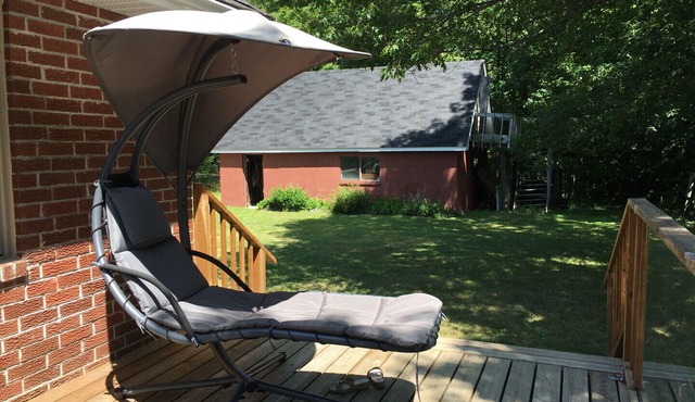 Lakefront Cottage with Sauna and Steam Room near Bala - 4 Season