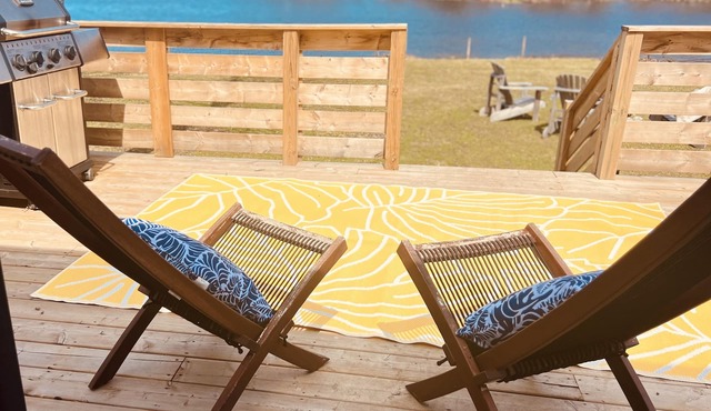 Lakefront 1 bedroom tiny home