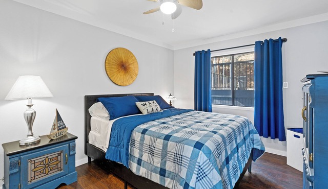 Lakefront, 1 King Bed, dock, mist view, electronic firepit