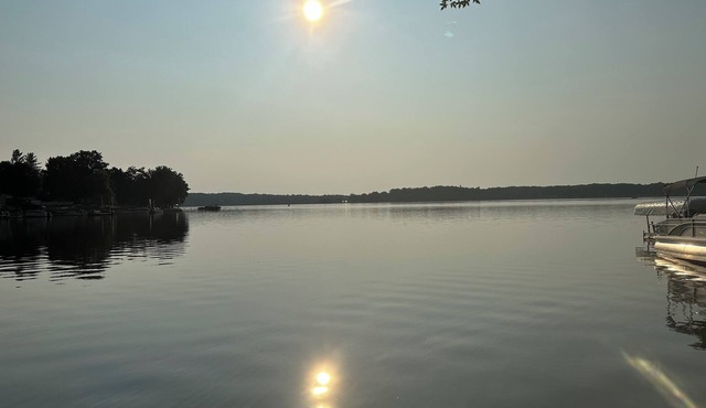 Lakefront 2 Bedroom Cottage Getaway on Chippewa Lake, Michigan