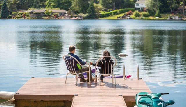 Lakefront 2 bedroom retreat