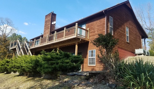 LAKEFRONT 2 Homes- Wooded and Private; Located on 2 acres