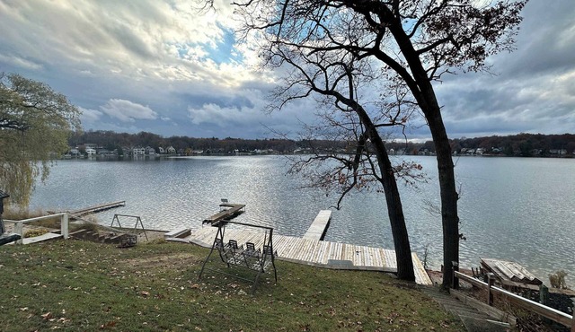 Lakefront 2BR Cottage w/Fire Pit & Dock Access