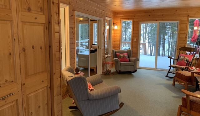Lakefront 3 bedroom A frame 4 season cottage in Grindstone Provincial Park