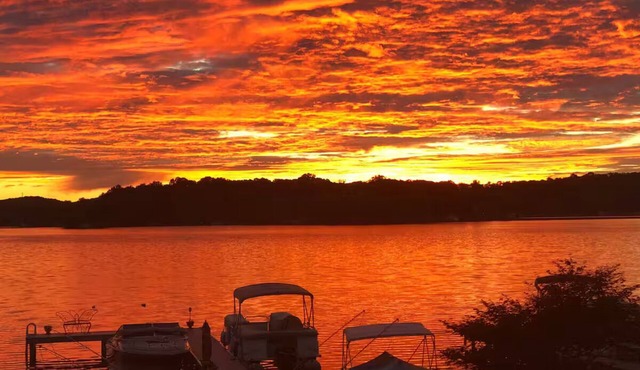 LAKEFRONT - 3-bedroom apartment on Lake Hopatcong - Main Lake Views