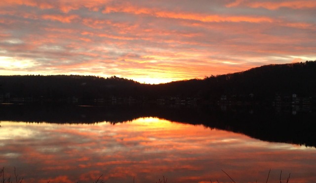 Lakefront 3-bedroom ranch style house totally renovated in 2025 Holland MA