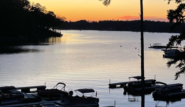 Lakefront 3BR 2BA Condo on Lake Martin! Perfect for your family!