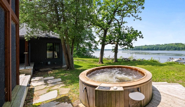 Lakefront 4-Bedroom Retreat with Hot Tub