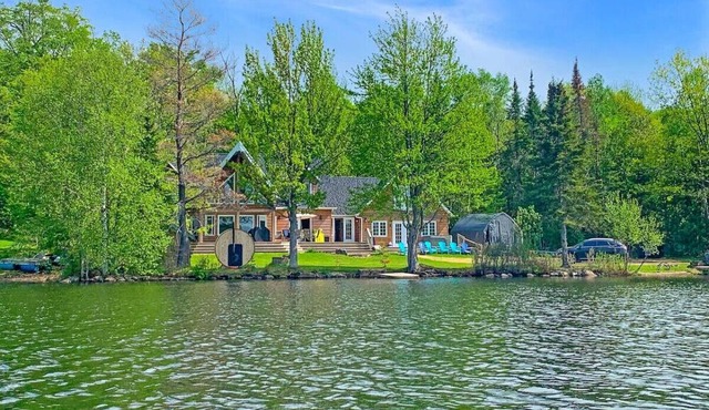 Lakefront, 4000sq/f, Gym, Beach, Hot Tub, Sauna