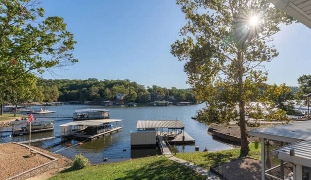 Lakefront 4BD/BunkRm-2.5BA-Dock/Firepit/Slide-14