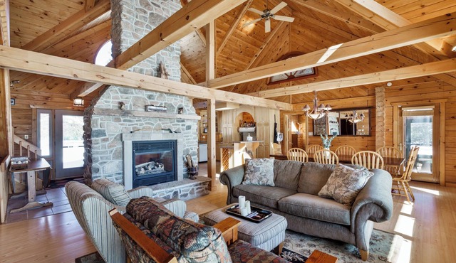 Lakefront 5 Bdrm Stay | Sauna, Fireplace, Hot Tub