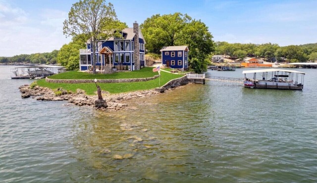 Lakefront 5BR 6.5BA Home & Cabin amazing views