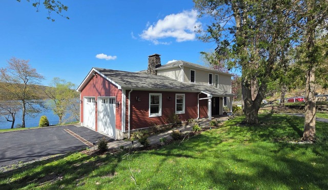 Lakefront 5BR Sleeps 14 Pool Paddle Boats