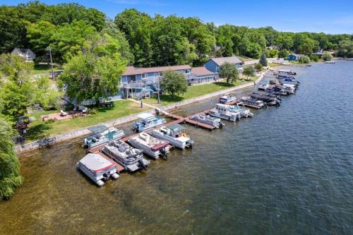Lakefront 6 Double Queen Rooms at Fife Lake Lodge