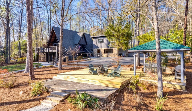 Lakefront A-Frame- Family Friendly-Renovated-as seen on the TV show Staycation!