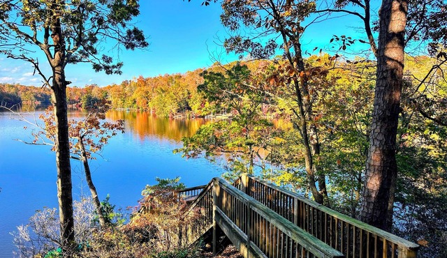Lakefront A-Frame: Private Dock, Kayaks & Sauna – Sleeps 12, Chesapeake Bay