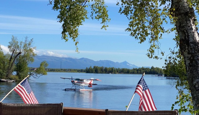 Lakefront Alaska Family-Friendly Retreat & Kayaks!