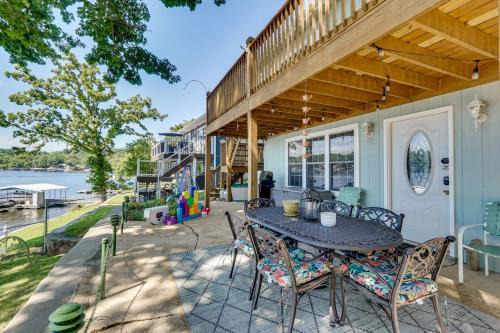 Lakefront and Dog-Friendly Gem in Gravois Mills
