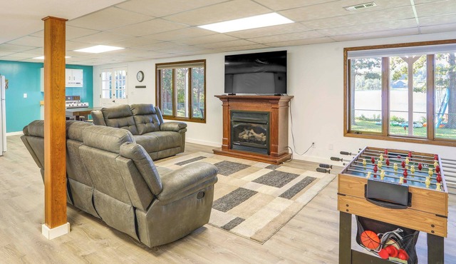 Lakefront Arkansas Escape w/Grill, Dock & Kayaks!