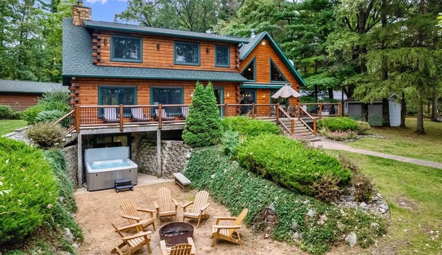 Lakefront-Bar-Arcade-30 min to WI Dells-Water Toys