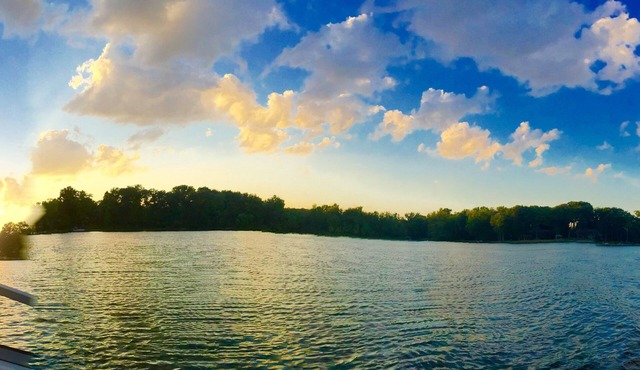 Lakefront Beach Cottage on Private All Sports Elizabeth Lake.