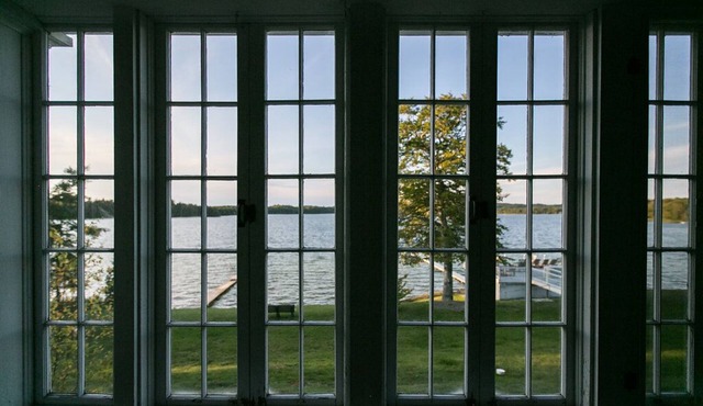Lakefront, Beautiful, Cathedral Ceilings, Walk to private Lake Michigan Beach