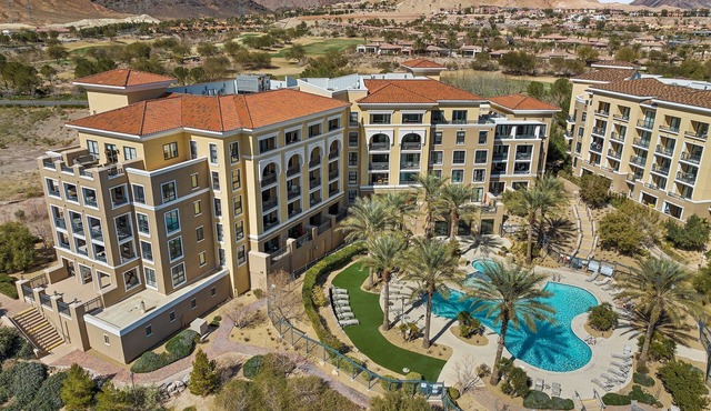 Lakefront Bliss Stunning Views & Peaceful Vibes