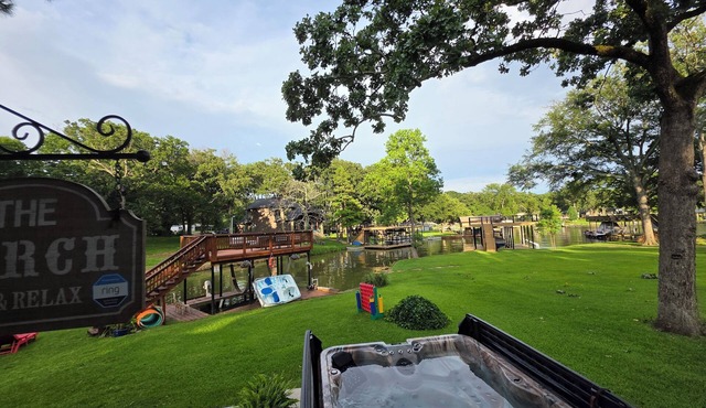 Lakefront, Boat dock, Fishing, Fire pit, Kayak, pedal boat, Paddle board