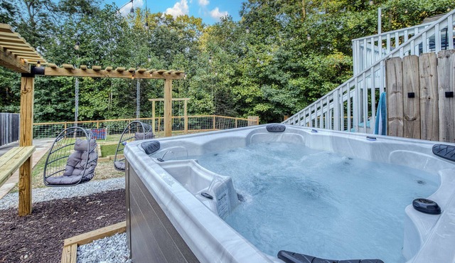 Lakefront, Boat Dock, Game Room, Backyard Oasis