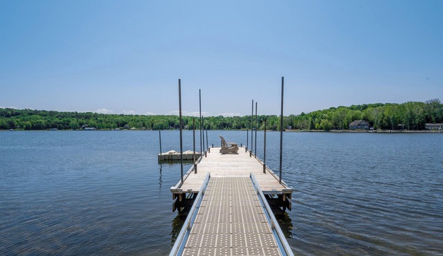 LAKEFRONT| Boat Slip | Hot Tub