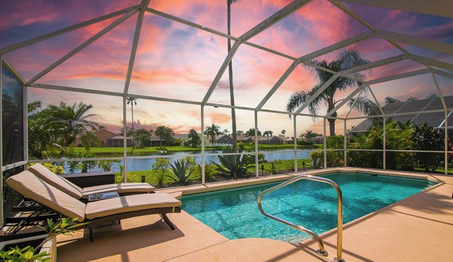 Lakefront Bradenton with Heated Pool, WiFi, Fitness Room, Resort-Style Amenities