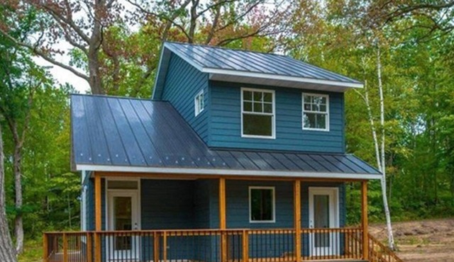 Lakefront Bunkhouse