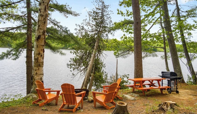 Lakefront Buoy Cabin Tiny Cabin @ Getogether Stays