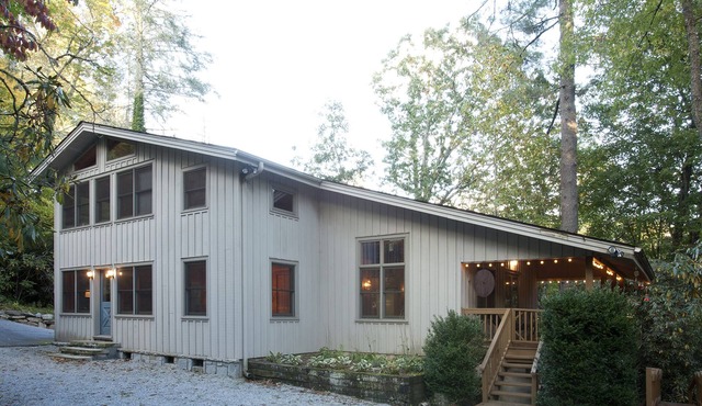 Lakefront Cabin, 2 bedrooms downstairs, 2 upstairs in loft - Sleeps 6