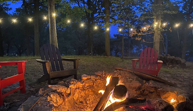 Lakefront Cabin & Bunkhouse with Private Dock