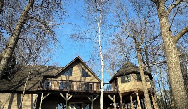 Lakefront Cabin, Hot Tub & Private Natural Shoreline