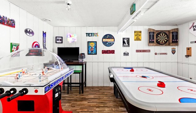 Lakefront Cabin, Hot Tub, Sauna, Fireplace, Game Room