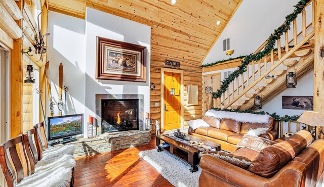 Lakefront Cabin in St. Mary's Glacier, Idaho Springs