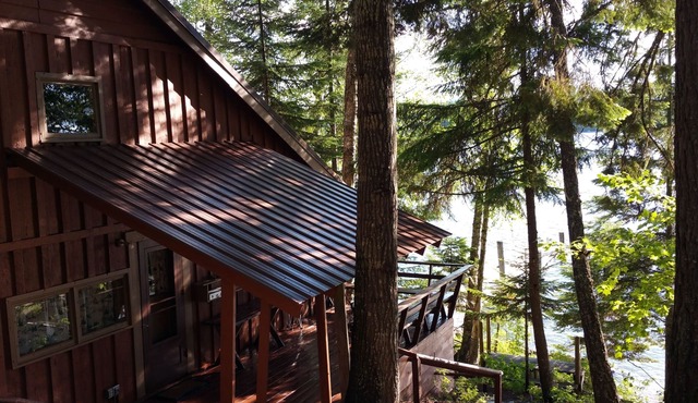 Lakefront Cabin in Cavanaugh Bay of Beautiful Priest Lake