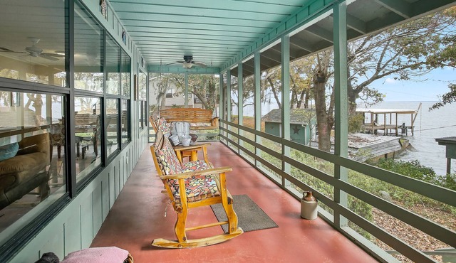 Lakefront Cabin in The Trees-Lake Livingston, TX