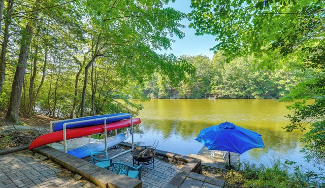 Lakefront Cabin near Solomons Island w/Hot Tub