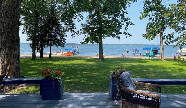 Lakefront Cabin on LAKE MELISSA with huge sand beach - Near Detroit Lakes